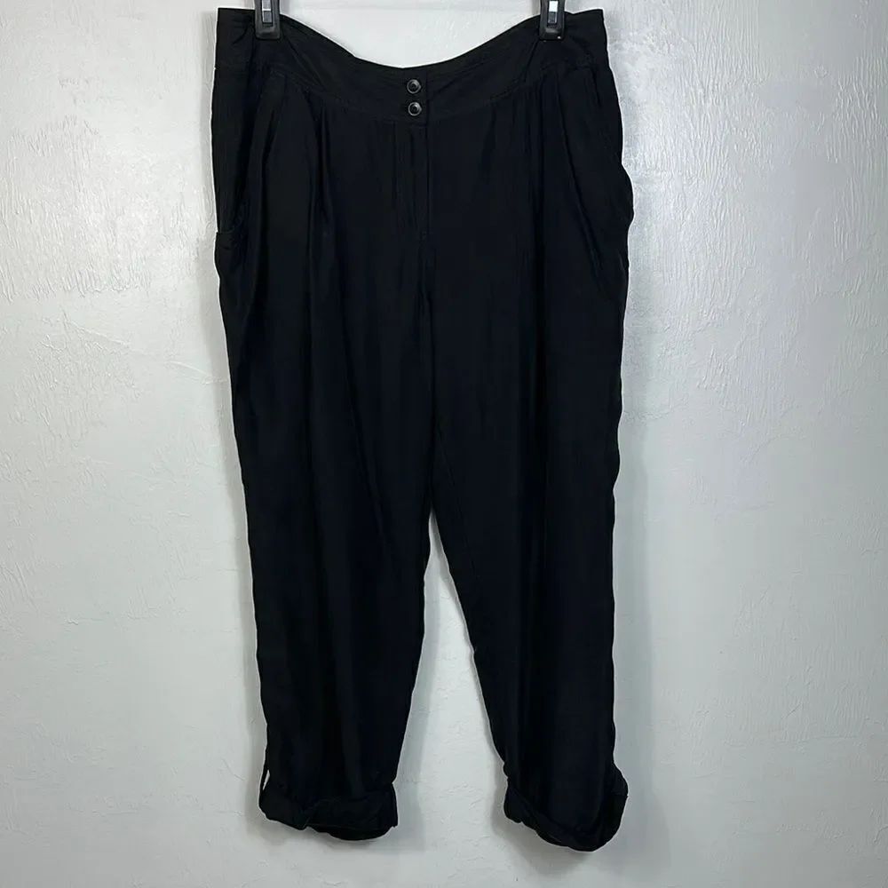 Hinge Black Silk Mid Rise Tapered Leg Crop Ankle Pants Size 8
